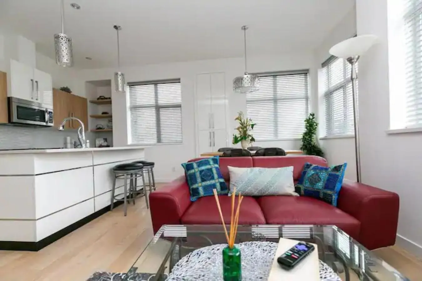 Incredible Views Beautiful 2-Bedroom Suite Victoria 0*,  Kanada