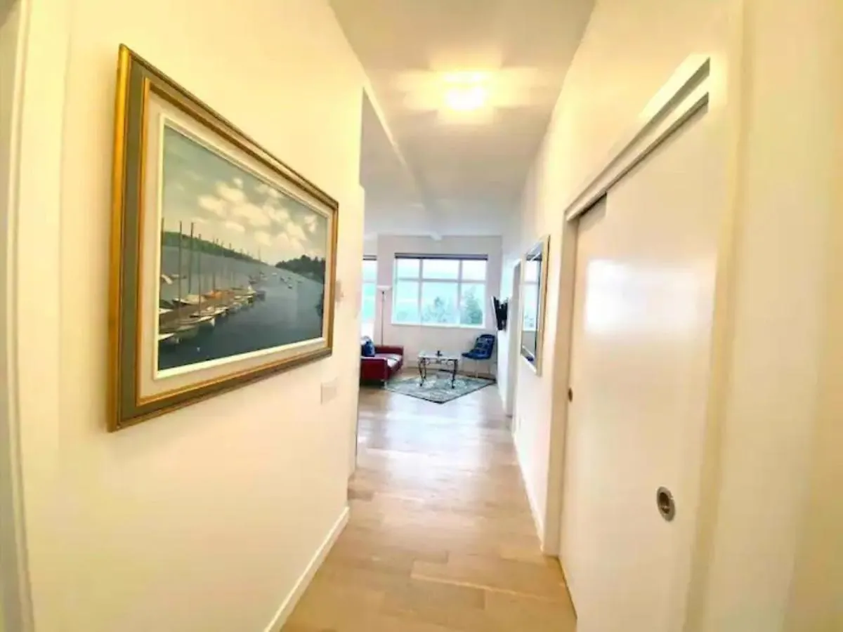 Lägenhet Incredible Views Beautiful 2-Bedroom Suite Victoria