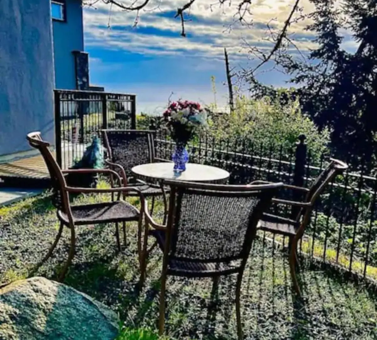 Lägenhet Incredible Views Beautiful 2-Bedroom Suite Victoria
