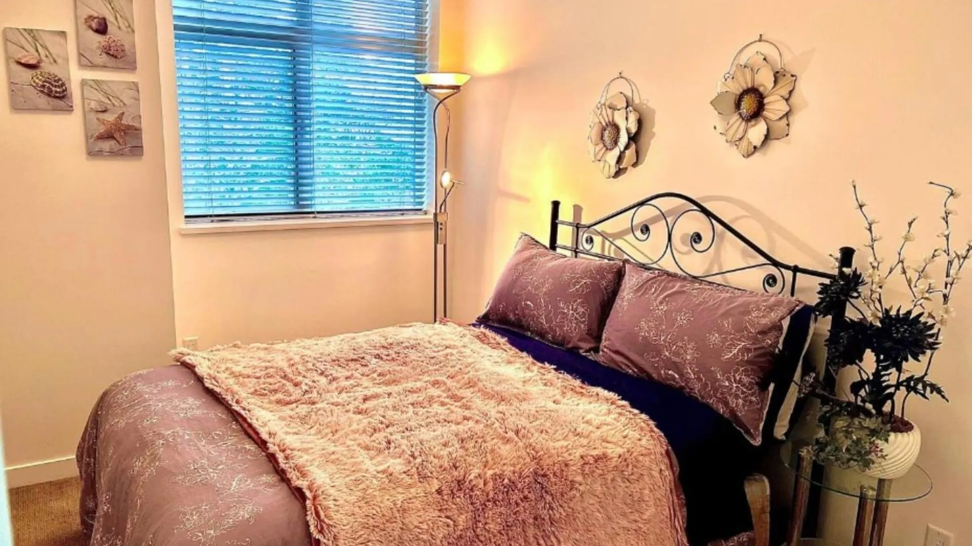 Incredible Views Beautiful 2-Bedroom Suite Victoria